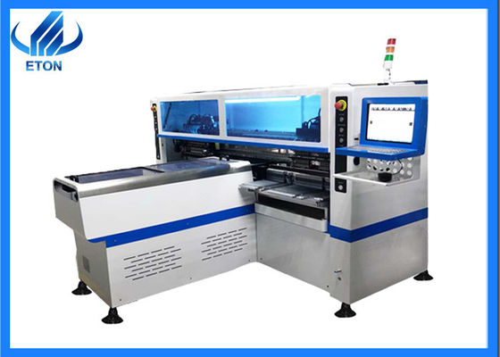 los componentes de 0.05m m escogen y colocan la máquina con la tira llevada 68 cabezas