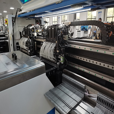 9.6 Máquina de montaje SMT de KW para lámparas LED de banda de luz con componentes, rectificadores de puente de alcance, etc.