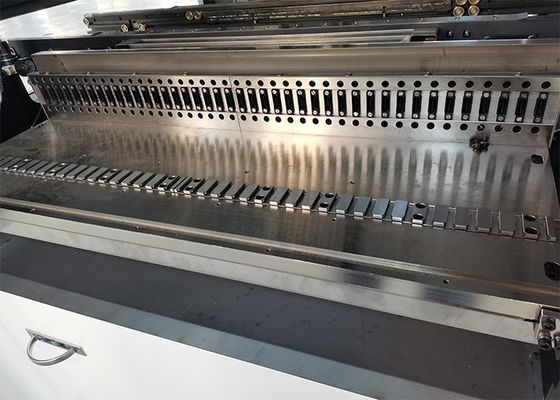 La CA 380V 40000CPH 10 dirige la selección del PWB SMT del bulbo de la estación LED de 32 alimentadores y la máquina del lugar